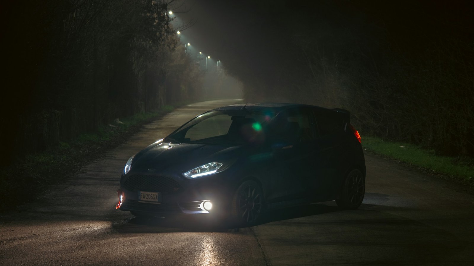 Ford Fiesta de sixième génération restylée, de nuit